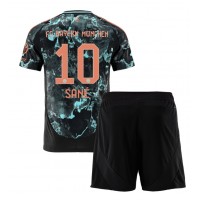 Camiseta Bayern Munich Leroy Sane #10 Segunda Equipación Replica 2024-25 para niños mangas cortas (+ Pantalones cortos)